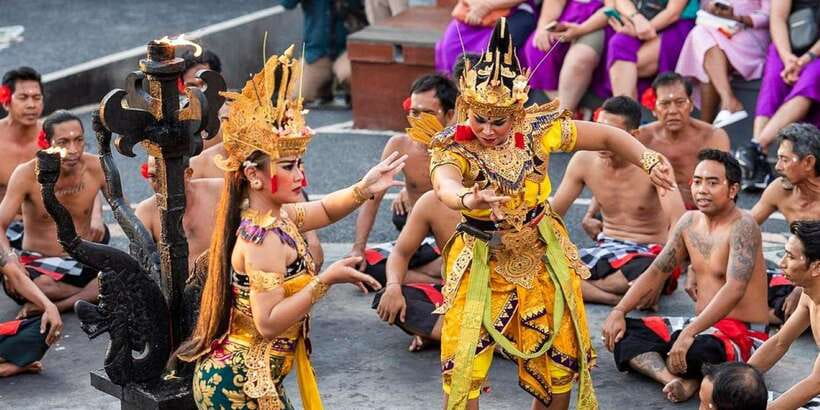 Bali: Beaches, Uluwatu Temple Sunset & Fire Kecak Dance Show - Suluban Beach: Cave-Style Scenery and Surf Break Energy