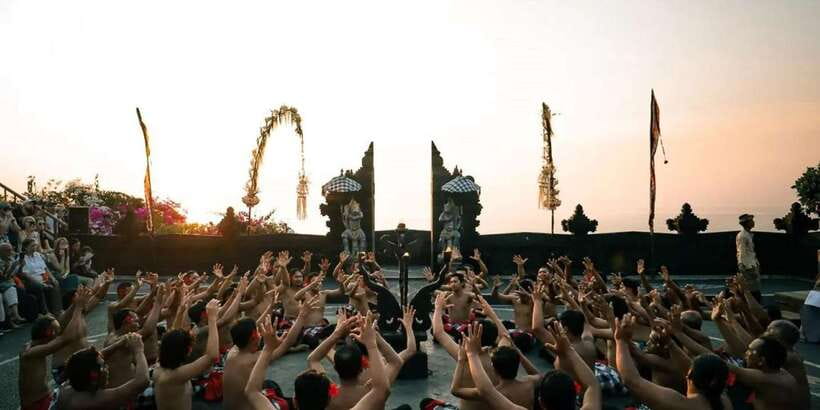 Bali: Beaches, Uluwatu Temple Sunset & Fire Kecak Dance Show - What to Bring for Beaches and a Sunset Show
