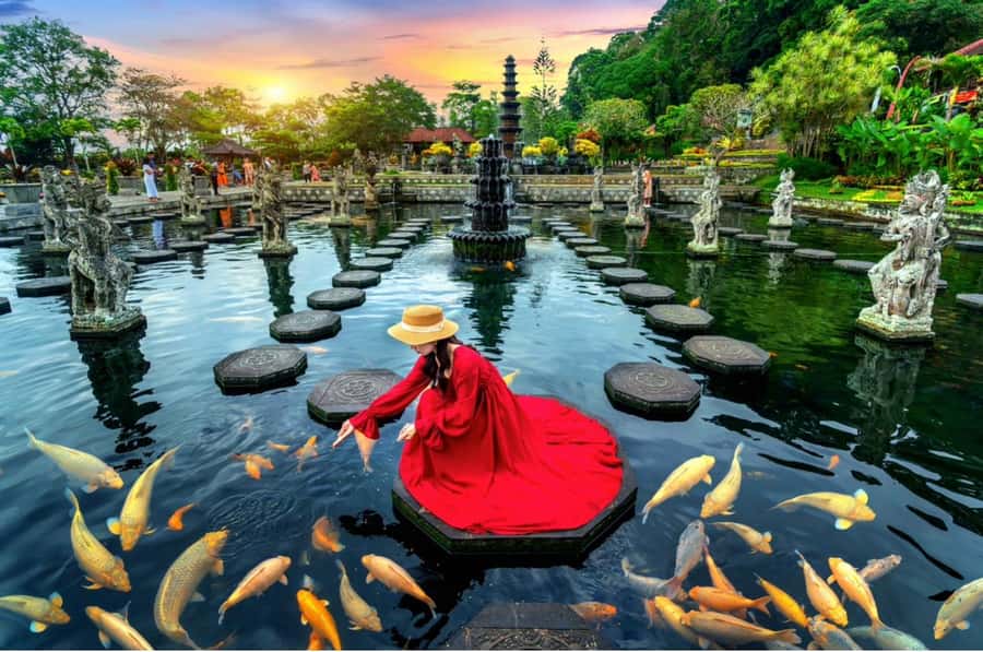 Bali: Besakih Temple & Lempuyang Temple Gates of Heaven Tour - Tirta Gangga Water Palace: Royal Waterworks and Mythical Stone Creatures