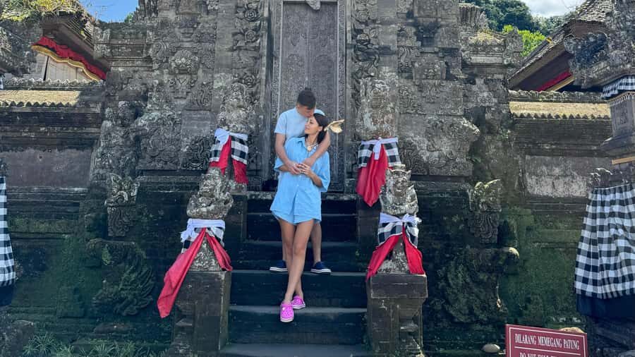 Bali: Besakih temple, Tukad Cepung waterfall, Penglipuran - How the 10-hour format actually works for you
