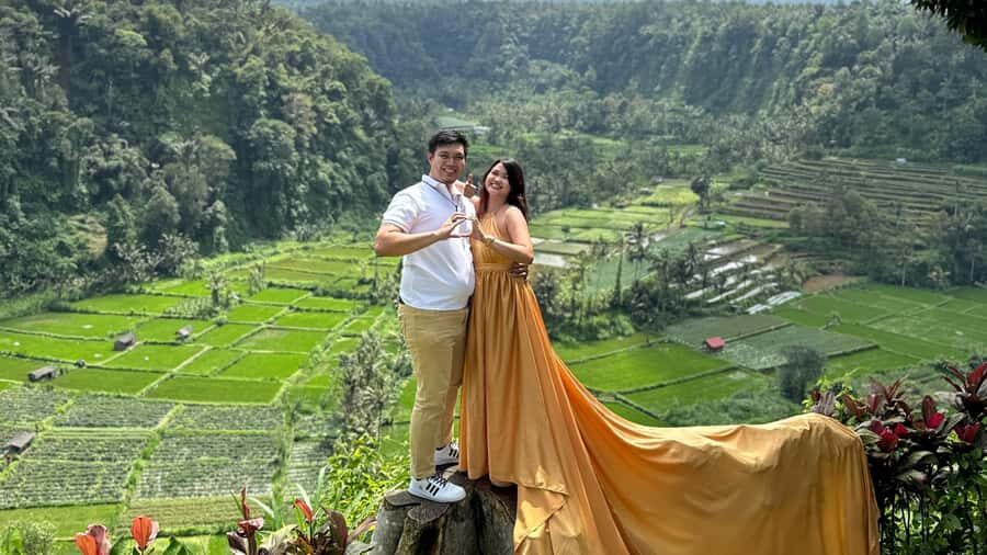 Bali: Besakih temple, Tukad Cepung waterfall, Penglipuran - Small group logistics and what to ask your driver
