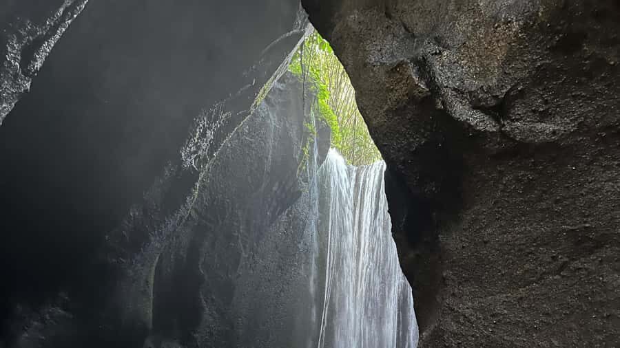 Bali: Besakih temple, Tukad Cepung waterfall, Penglipuran - Should you book this tour? My call
