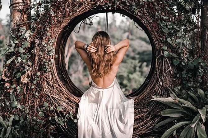 Bali best instagrammable sport tour - Lempuyang Temple: the gate shot with Mount Agung in the frame