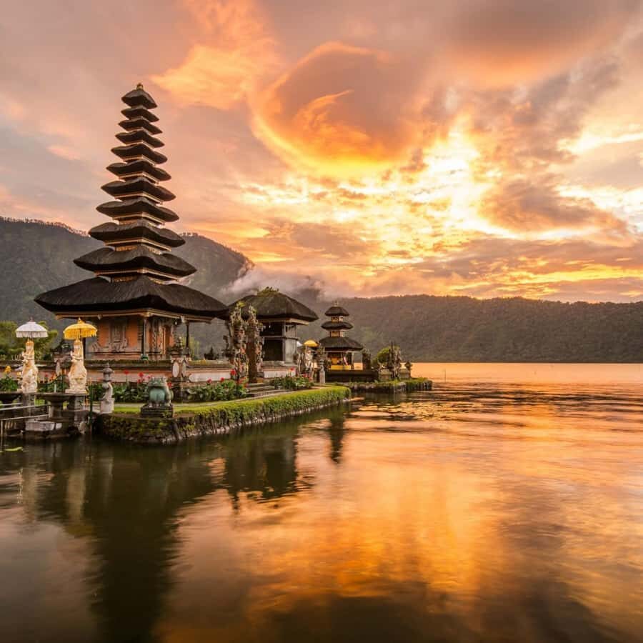 Bali Bliss: Dolphin Lovina Private Expedition - Wanagiri Hidden Hill and Handara Gate: viewpoints you’ll want time for