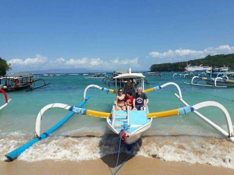 Bali: Blue Lagoon & Tanjung Jepun Snorkeling & lunch - Lunch at the local restaurant: what you should expect