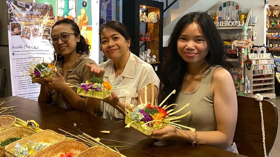 Bali: Canang Sari Offering Making Workshop - The Ceremony Moment: Taking Your Offering to a Nearby Temple