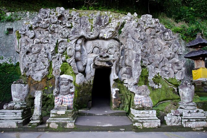 Bali Car-Charter: Go as your own trip to Ubud - Stop 2: Tirta Empul Temple and the Holy Water Spring Concept