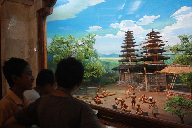 Bali Car-Charter: Half Day Denpasar City Tour - A Denpasar sampler in one private, air-conditioned ride