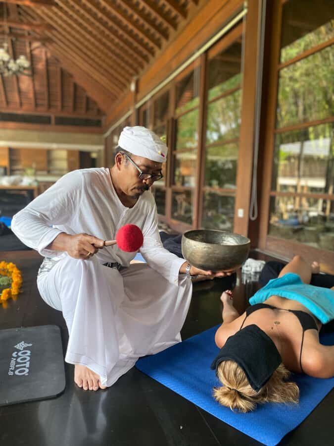 Bali: Chakras sound sanctuary | Sound healing ADDA YOGA - Chakra Sound Sanctuary at ADDA YOGA Canggu: what the 75 minutes feel like