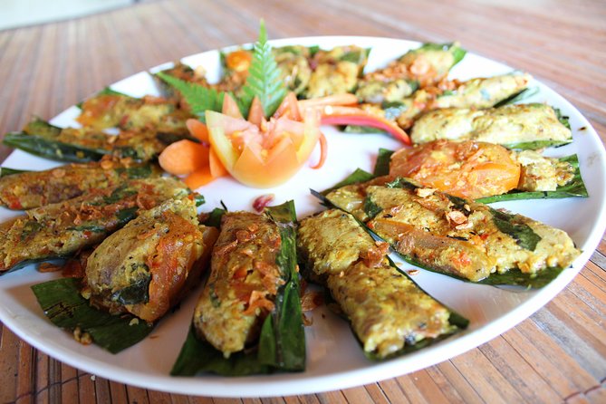 Bali Cooking Class Experience with All Inclusive - Sacred Monkey Forest Sanctuary in Ubud: fun, but follow the rules