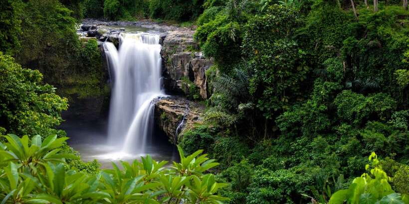 Bali: Costumized Tour with Private Transport and Guide - Why a private car in Bali beats the group shuffle