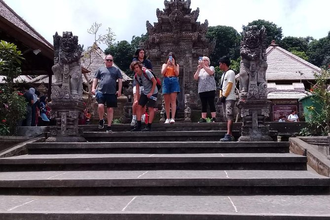 Bali Countryside Cycling Adventure - Bangli market streets: the contrast stop