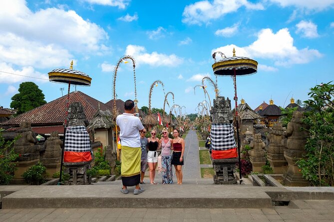 Bali Cultural Heritage Bamboo Forest Tour (Private All Inclusive) - Time with a local farmer on rice fields: where the day turns practical