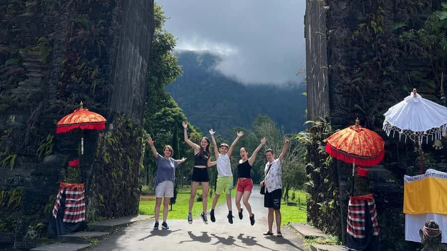 Bali: Customise your Bali Tour with Driver-Guide - Lempuyang Temple and the Gates of Heaven: plan for altitude, crowds, and meaning