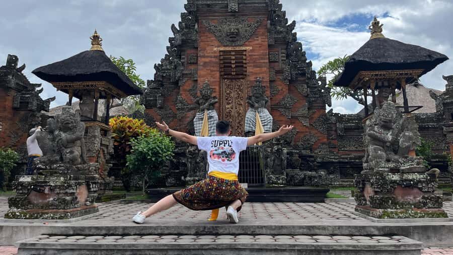 Bali: Customise your Bali Tour with Driver-Guide - Pickup and drop-off: the big deal in Bali is where you start