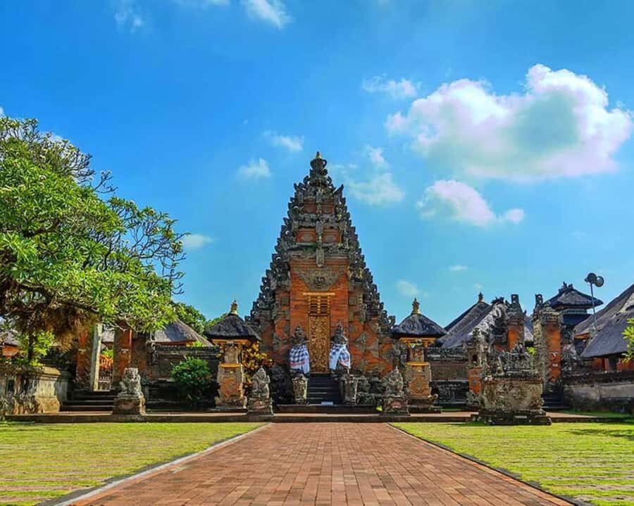 Bali: Customised Ubud Tour with Profesional Tour Guide - Meet your driver: English guidance and Putu Adi-style storytelling