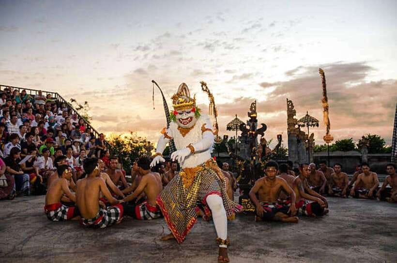 Bali: Customizable Beach Day Tour with Hotel Pickup - Kecak performances (optional): when you want the drama