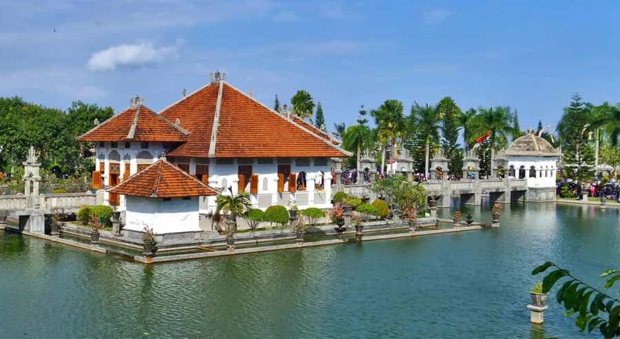 Bali: Customized East Bali Day Tour Including Transfer Hotel - Temple-Focused Routes: Besakih, Kehen, Lahangan Sweet, and Kerta Gosa