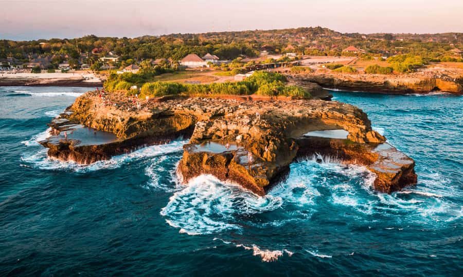 Bali: Day Trip to East Nusa Penida, Atuh & Diamond Beach - Rumah Pohon Tree House: the optional climb and the IDR 75K entry