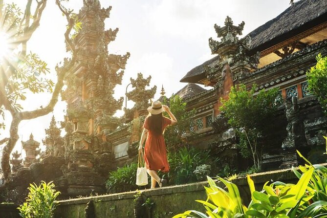 Bali Day Trip to Ubud Highlight Tour and Tanah Lot Temple - Stop 2: Sacred Monkey Forest Sanctuary and the Reality of Close-Up Nature