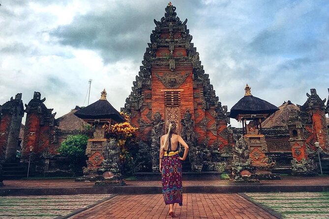 Bali Day Trip to Ubud Highlight Tour and Tanah Lot Temple - Stop 4: Tanah Lot Temple on the Beach for Sunset Views