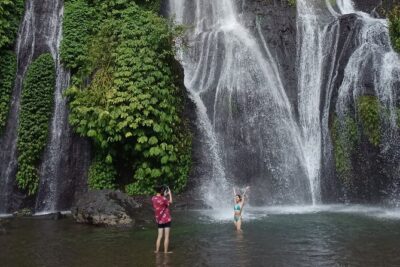 Bali Driver Recommendation - Goa Gajah cave temple: the demon-mouth archaeological entrance