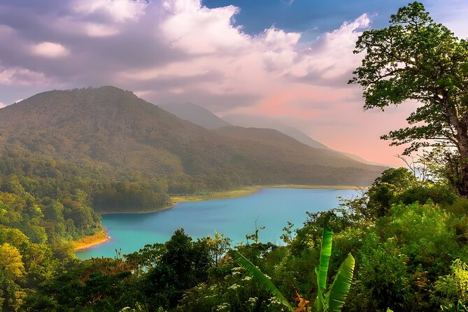 Bali Full-Day Tour: Exploring Instagrammable Place in North Bali - Stop 1: Lake Tamblingan and Lake Buyan for That Cooler Plateau Feeling