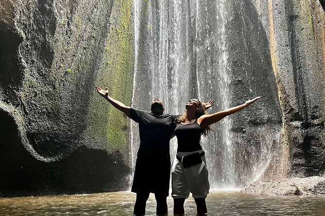 Bali Gate of Heaven, Swing and Waterfall - Happy Swing Bali near Ubud: the classic photo moment