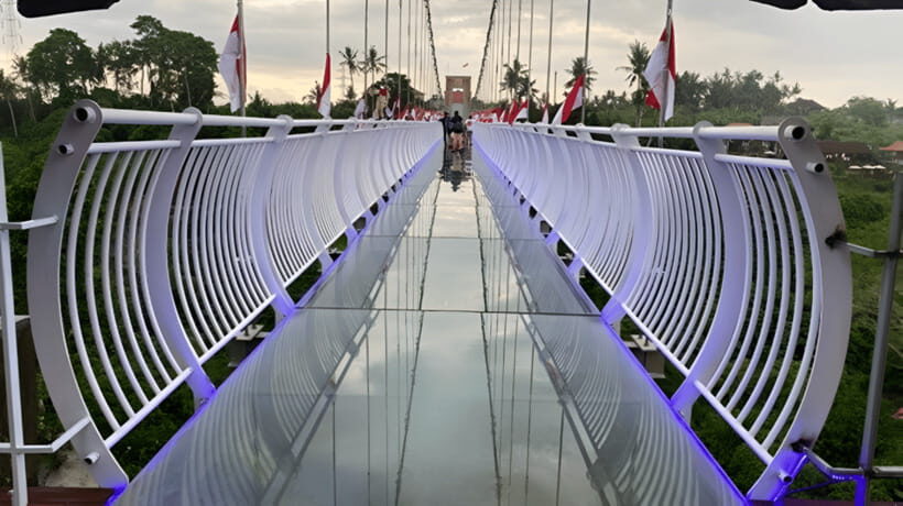 Bali: Glass Bridge Admission Ticket - Photo moment: how to capture the drop without turning it into a traffic jam