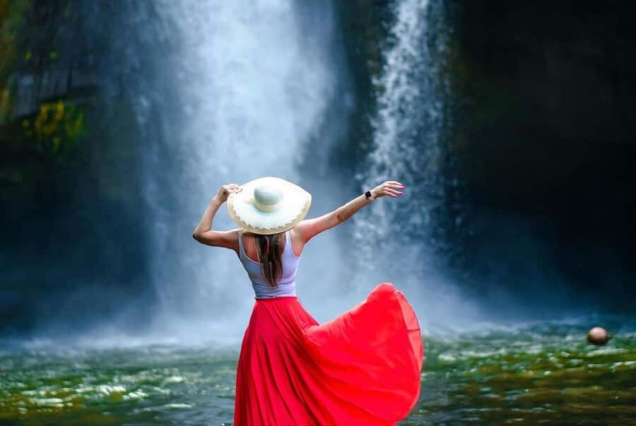 Bali: Griya Taman Beji Waterfall with Optional Ubud Tours - Sacred Monkey Forest Sanctuary: fun primates, respect required