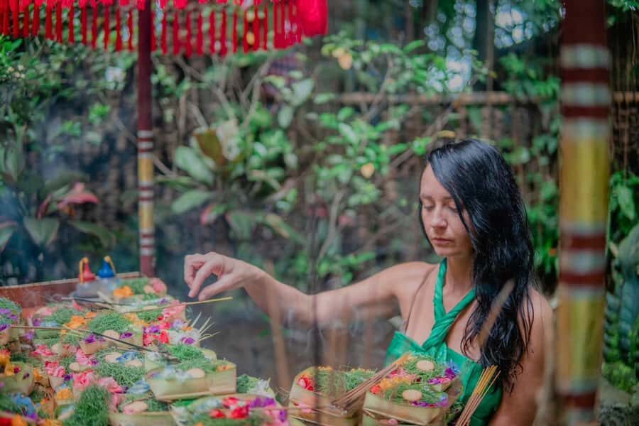 Bali: Griya Taman Beji Waterfall with Optional Ubud Tours - Ubud’s big center: walking time that actually helps you understand the place