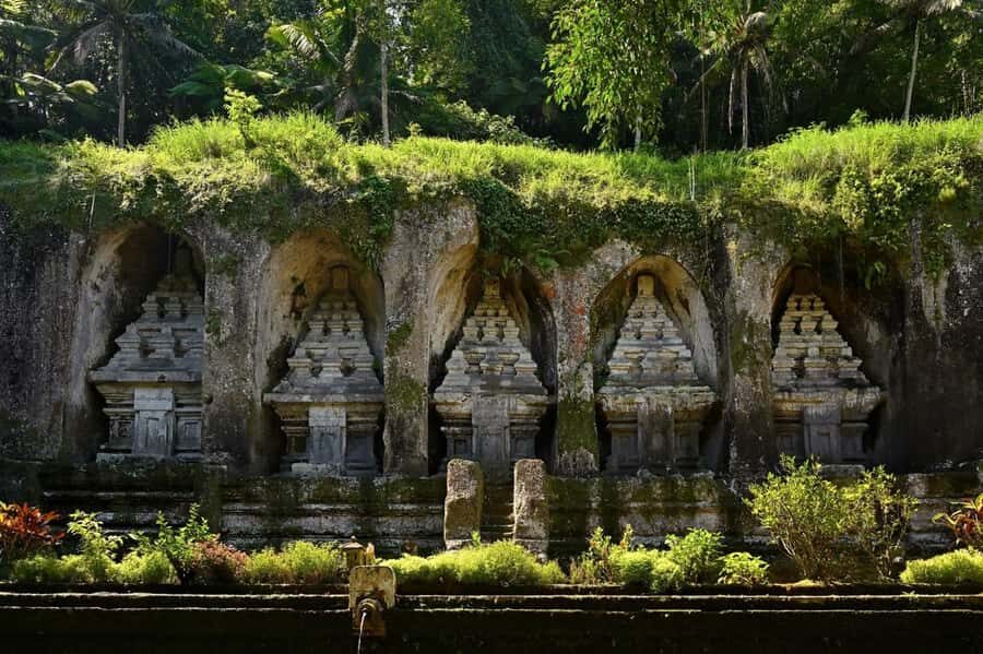 Bali: Gunung Kawi Temple & Pakerisan UNESCO Guided Tour - Cliffside candi shrines: what you’re really looking at