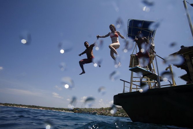 Bali Hai - Reef Cruise - Food and Breaks: Buffet Lunch Plus Morning and Afternoon Snacks