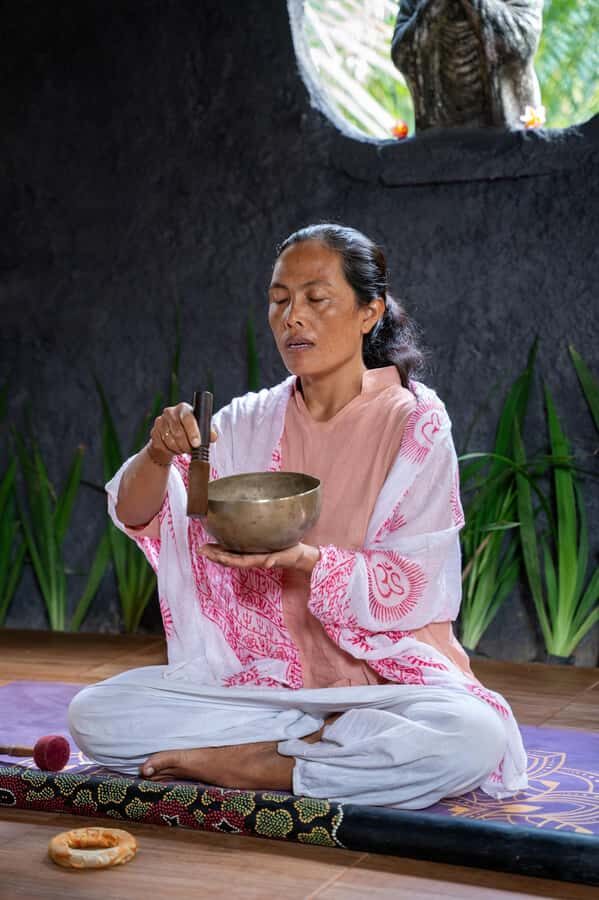 Bali: Healing Immersion Ubud Balinese Wellness + Lunch - Balinese Sound Healing with mantra sound: what you’re actually doing