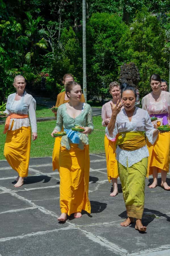 Bali: Healing Immersion Ubud Balinese Wellness + Lunch - Melukat Water Purification at holy springs: how the ritual works in real life