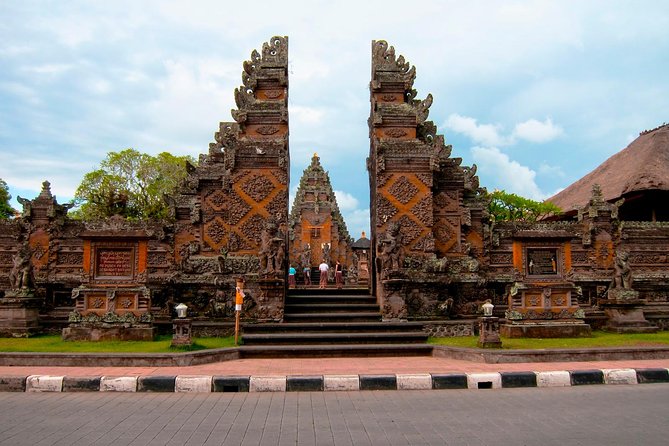 Bali Hindu temple, Rice terrace, Waterfall -All Inclusive - Stop 2: Batuan Temple (Pura Puseh Desa Batuan)