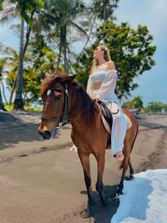 Bali Horse ride at Saba beach Horse tour - Nusa Penida views: why this stretch is photo-friendly
