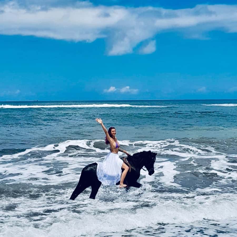 Bali: Horseback Tour Through Saba Beach and Local Temples. - Why a short horse ride on Saba Beach makes sense
