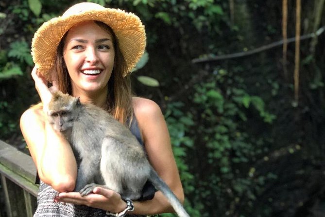 Bali Iconic Tour with Buffet Lunch and Attraction Tickets - Tegalalang Rice Terrace: classic cliffside texture and farmer life