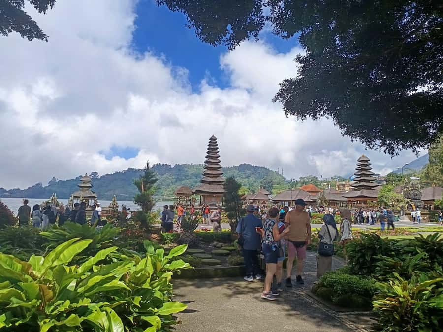 Bali in 1 Day : Iconic temples -UNESCO Sight - All inclusive - Coffee plantation stop: a quick cultural break and a low-pressure shopping window