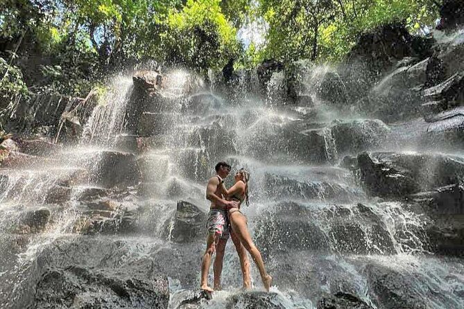 Bali Inclusive Tour: Best Waterfalls Around Ubud Area - Kanto Lampo: Cliff Views, Jungle Atmosphere, and Sturdy Footing