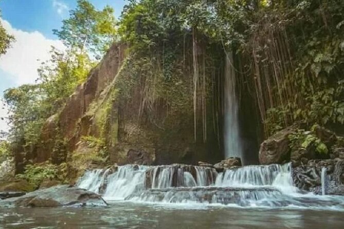 Bali Inclusive Tour: Best Waterfalls Around Ubud Area - Tegenungan: The Closest Classic to Ubud