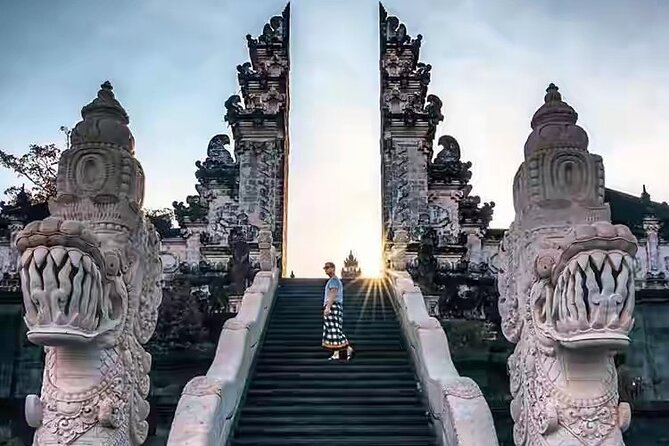 Bali Instagram Tour - All Inclusive - Tirta Gangga Water Garden: Koi Feeding and Stepping-Stone Angles