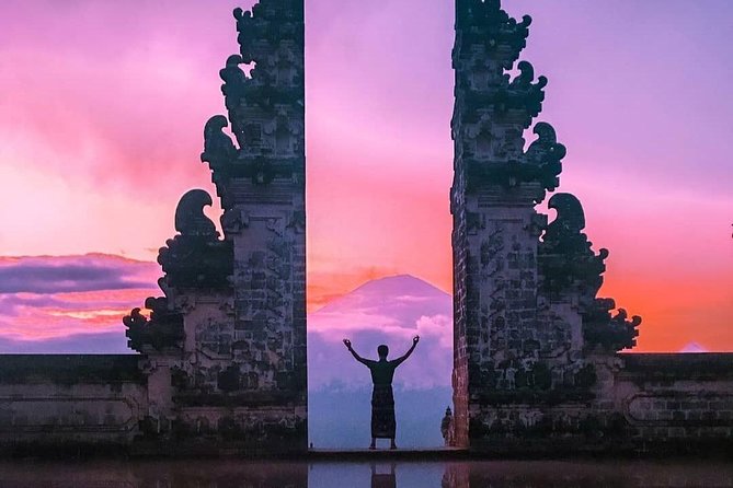 Bali Instagram Tour - All Inclusive - Tukad Cepung Waterfall: The Walk to the Tree-Gap View