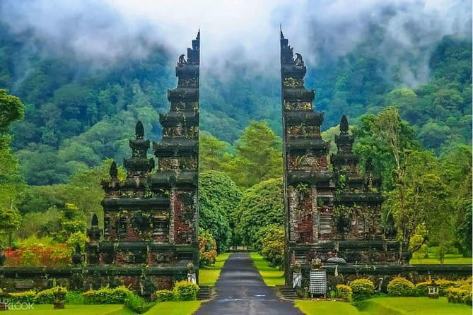 BALI INSTAGRAM TOURS; Handara Gate, Taman Ayun, & Ulundanu Temple - Key highlights that matter