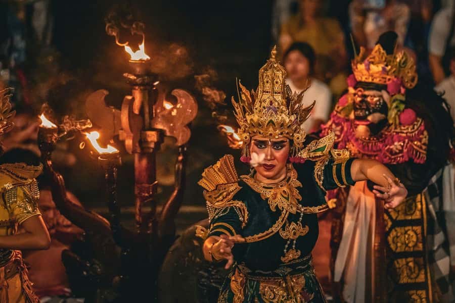 Bali: Kecak Fire Dance Entry Ticket and Uluwatu Temple - Should you book it? My take on the call