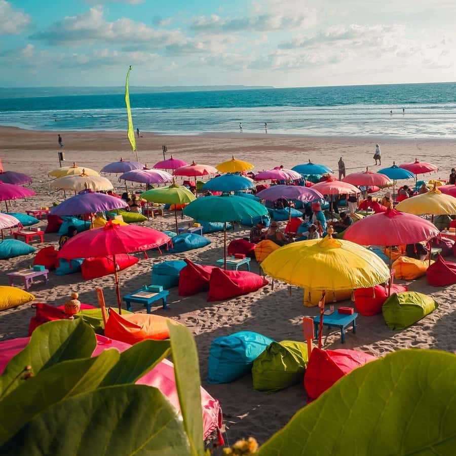 Bali: Kuta Night Life Tour - La Fafela and the Value of a Meal Break Between Clubs