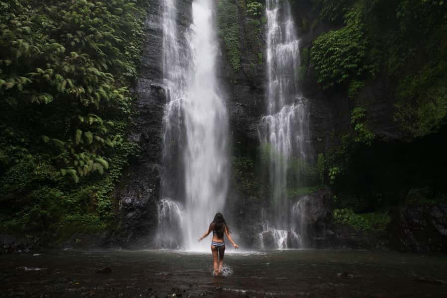 Bali: Lake Bratan, Handara Gate, Waterfall & Swing Tour - Getting to the Highlands: Pickup Timing and the Drive
