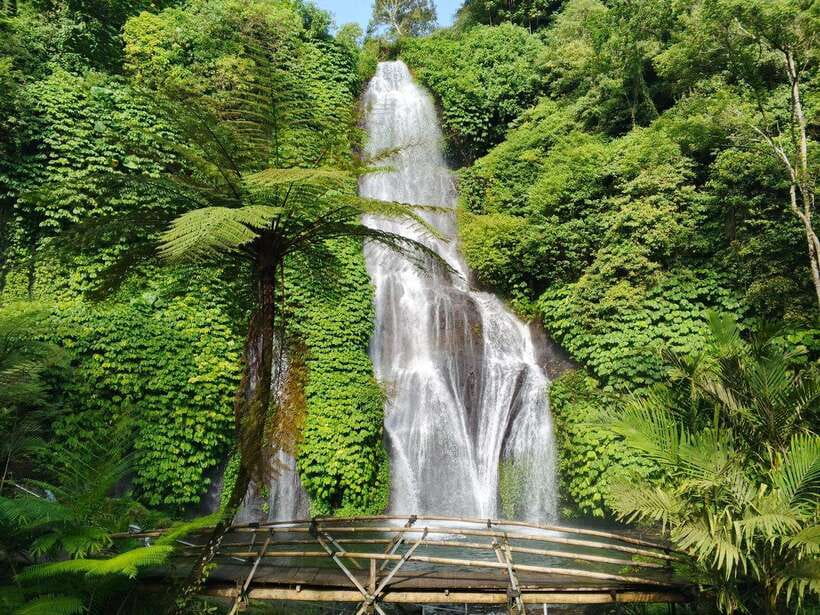 Bali: Lake Temple, Jatiluwih Rice Terrace & Waterfall Tour - Ulun Danu Beratan Temple: photo views and the one key rule