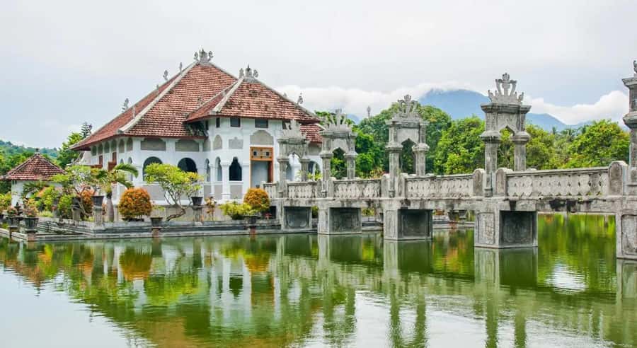Bali: Lempuyang Temple, Tirta Gangga, and Goa Lawah Tour - How the Day Flows: Timing, Walking Load, and Photo Strategy